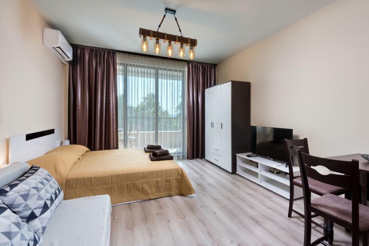 Studio Zia 3- Great Place In Lazur Apartment Burgas Bagian luar foto